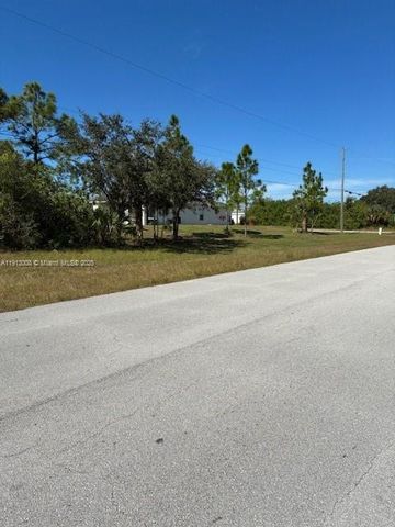 9036 Largo Cir, La Belle, FL 33935