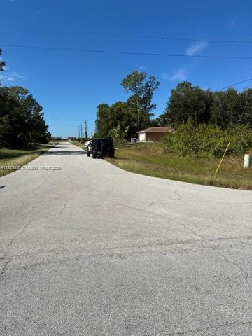 9036 Largo Cir, La Belle, FL 33935