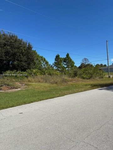 9036 Largo Cir, La Belle, FL 33935