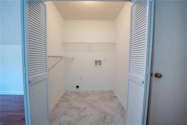 3052 Glynn Mill Drive, Snellville, GA 30039