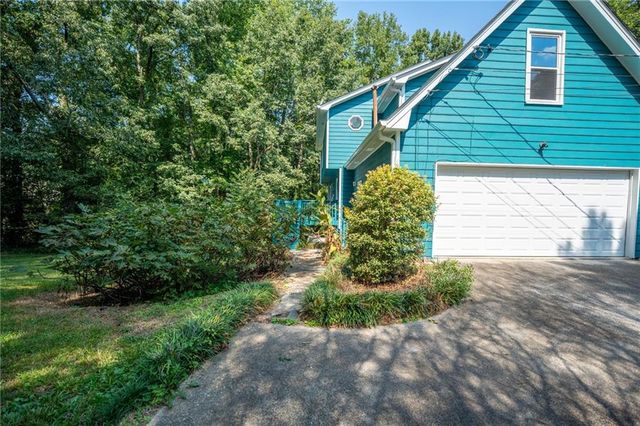 3052 Glynn Mill Drive, Snellville, GA 30039