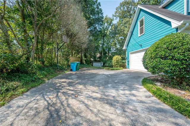 3052 Glynn Mill Drive, Snellville, GA 30039