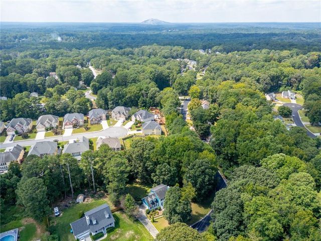 3052 Glynn Mill Drive, Snellville, GA 30039