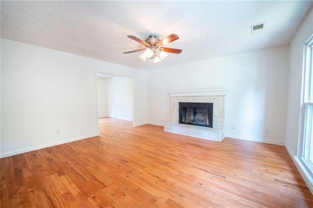 3052 Glynn Mill Drive, Snellville, GA 30039