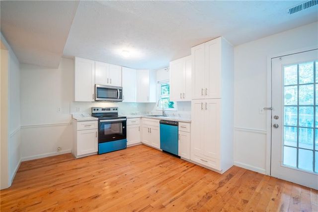 3052 Glynn Mill Drive, Snellville, GA 30039