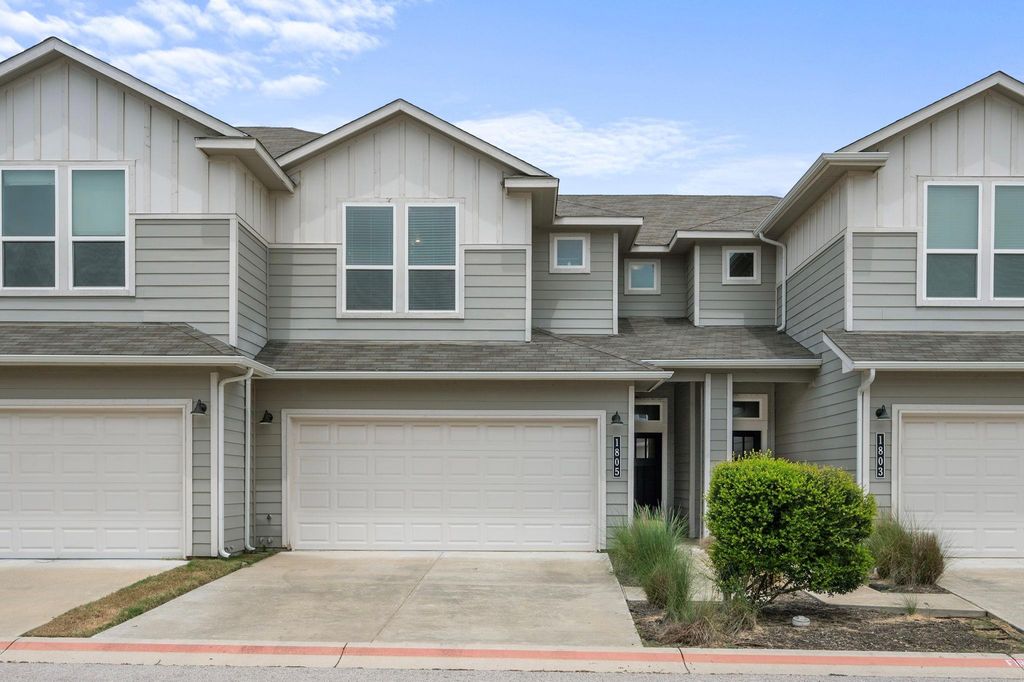 1805 Roseburg DR, Austin, TX 78754
