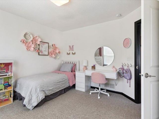 1835 Waxwing Way, Waterloo, IA 50701