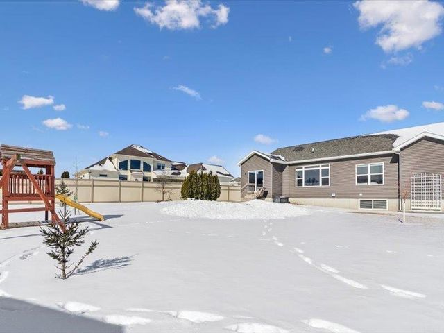 1835 Waxwing Way, Waterloo, IA 50701