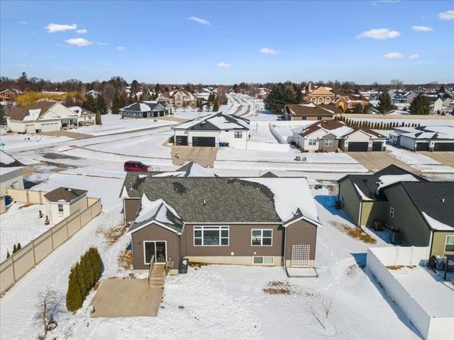 1835 Waxwing Way, Waterloo, IA 50701