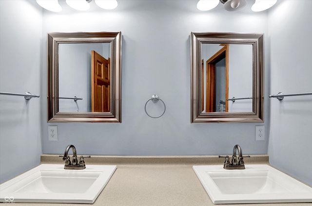 6750 E Rolling Valley Court, Mooresville, IN 46158