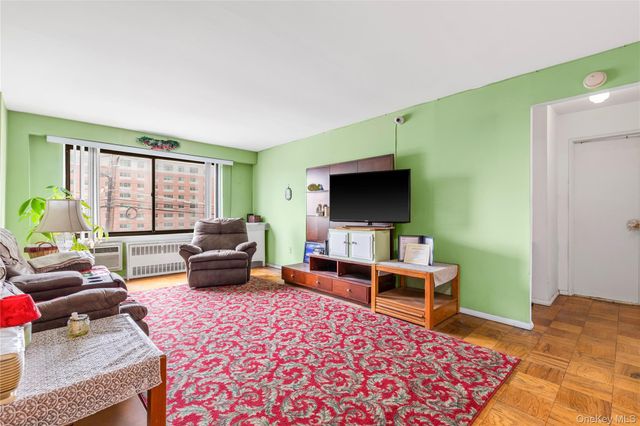 25 Lake Street 2C, White Plains, NY 10604