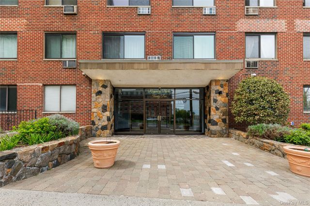 25 Lake Street 2C, White Plains, NY 10604