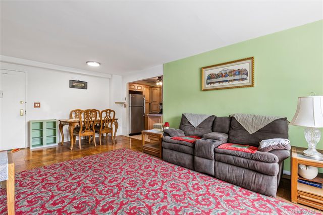 25 Lake Street 2C, White Plains, NY 10604