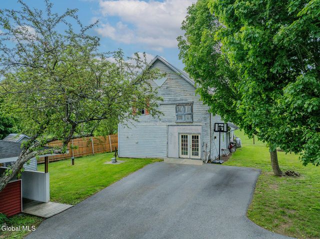 121 State Route 372, Cambridge, NY 12816