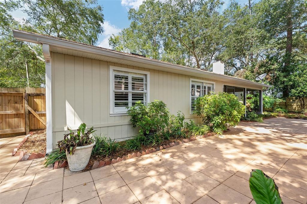 Image 38 of property listing at 4031 NW 34TH DRIVE, Gainesville, FL 32605