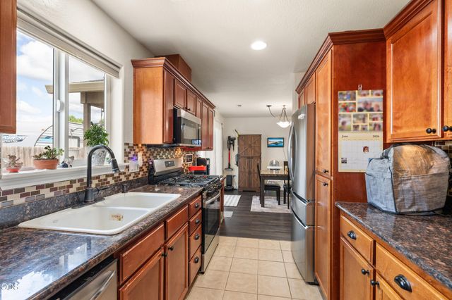 3929 Connor Drive, White City, OR 97503