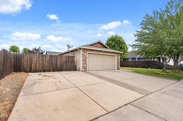 3929 Connor Drive, White City, OR 97503