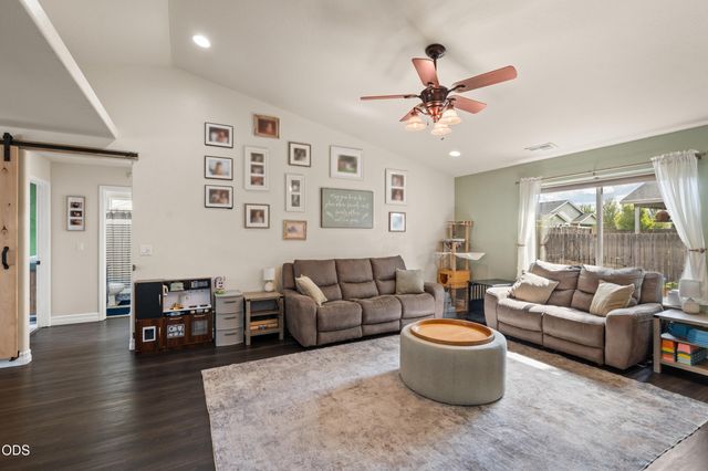 3929 Connor Drive, White City, OR 97503