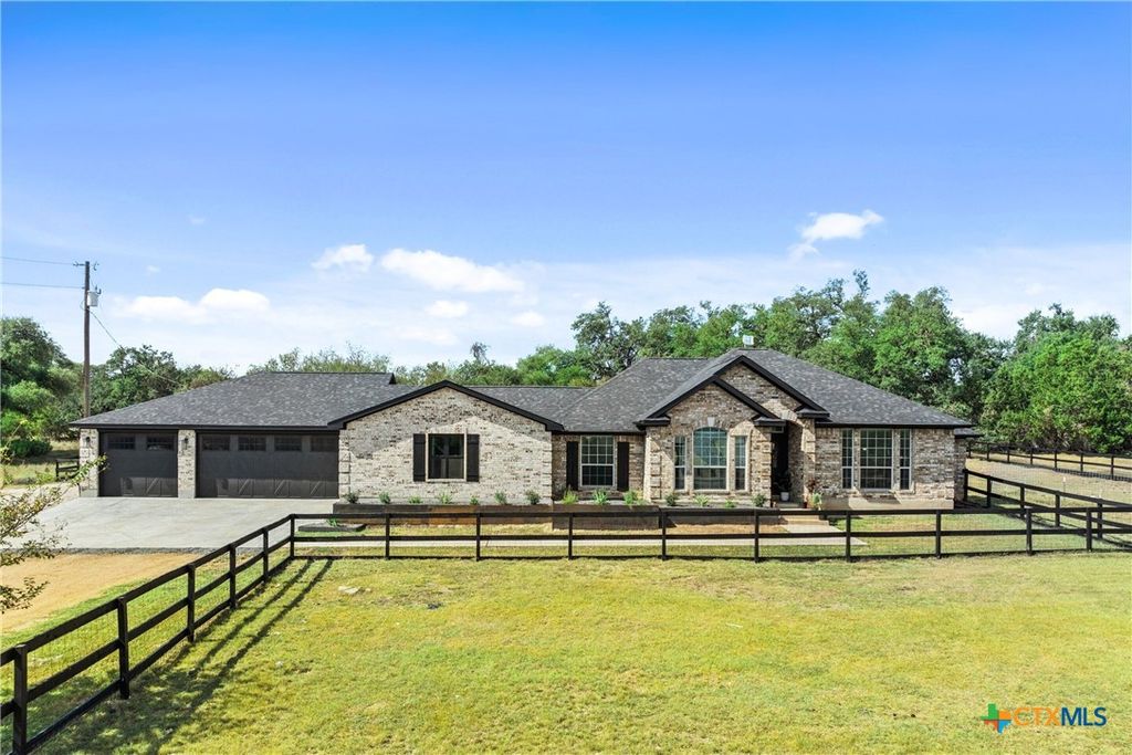 213 Beauchamp Road, Dripping Springs, TX 78620