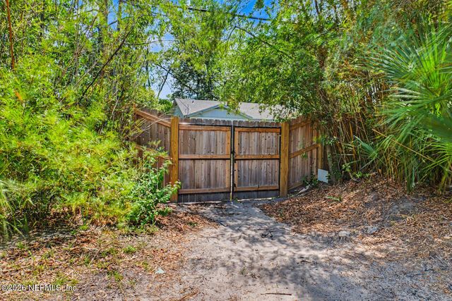 1074 GOLFAIR Boulevard, Jacksonville, FL 32209