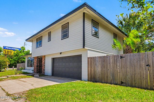 1074 GOLFAIR Boulevard, Jacksonville, FL 32209