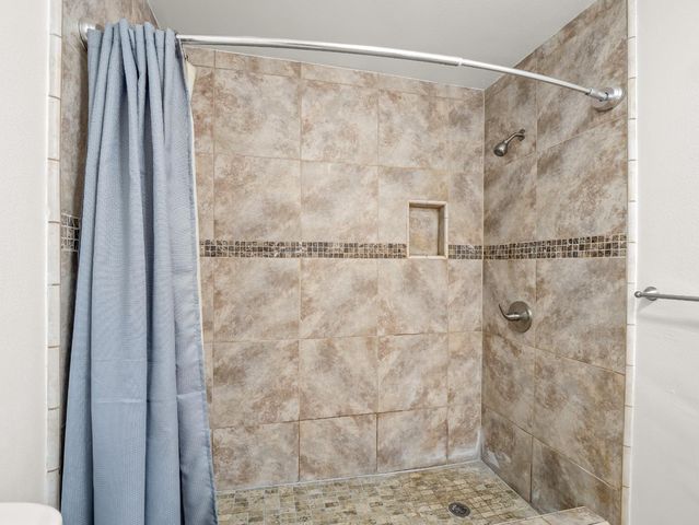 1591 N Durant Way, Fresno, CA 93728