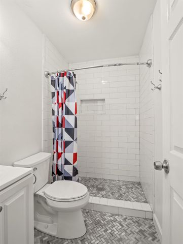 1591 N Durant Way, Fresno, CA 93728