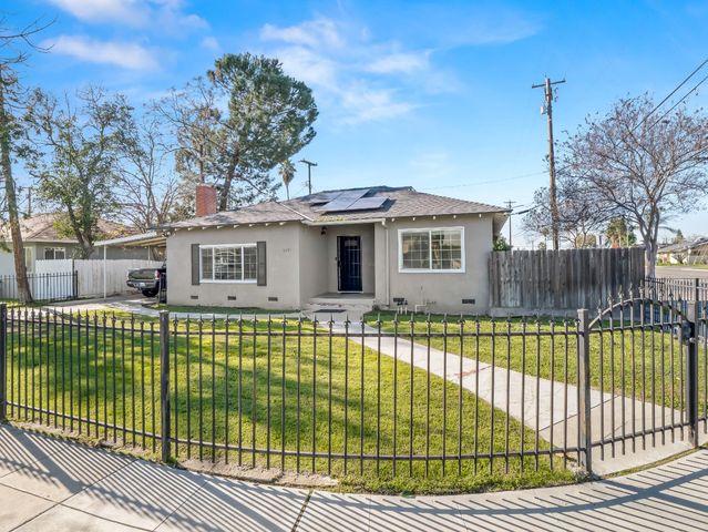 1591 N Durant Way, Fresno, CA 93728