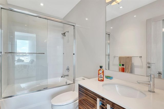 2020 N Bayshore Dr 1006, Miami, FL 33137