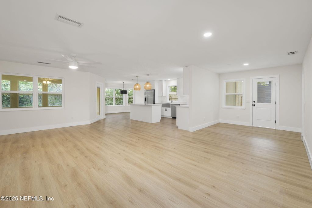 Image 10 of property listing at 42 LEE Drive, St Augustine, FL 32080