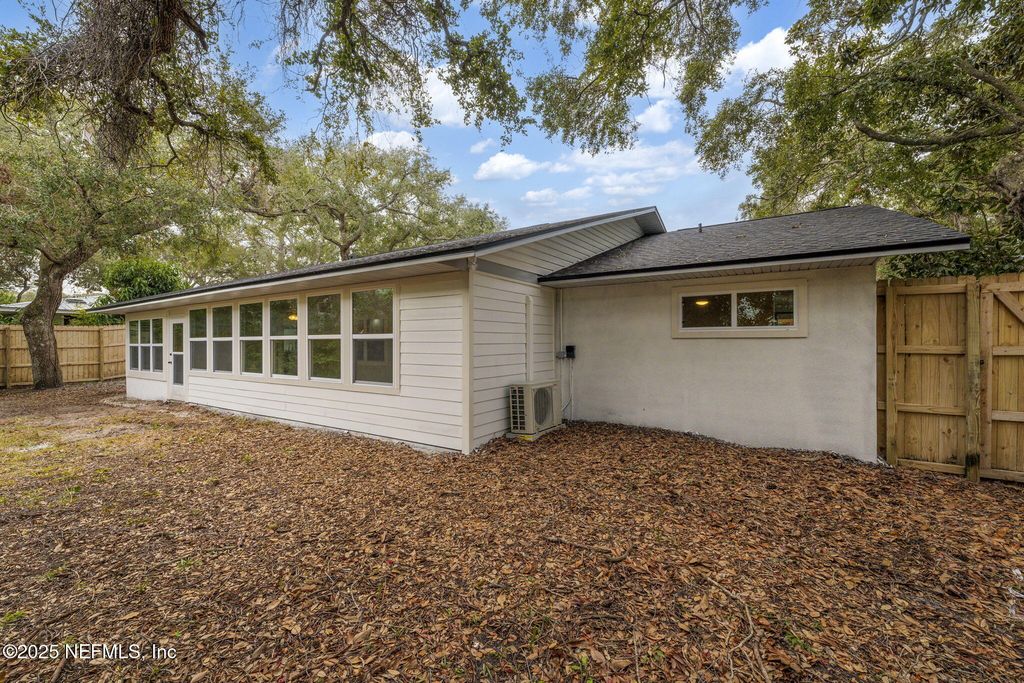 Image 42 of property listing at 42 LEE Drive, St Augustine, FL 32080