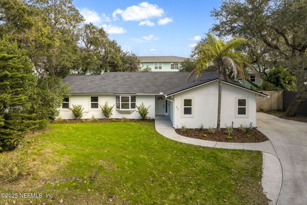 Image 6 of property listing at 42 LEE Drive, St Augustine, FL 32080