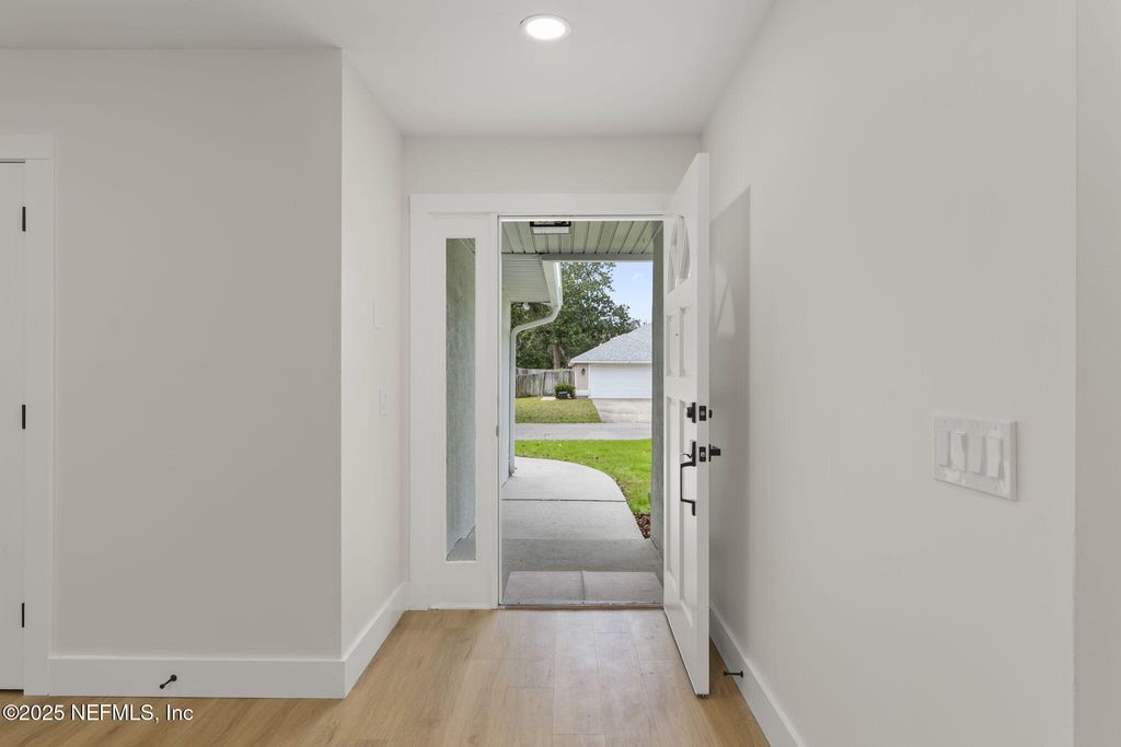 Image 9 of property listing at 42 LEE Drive, St Augustine, FL 32080