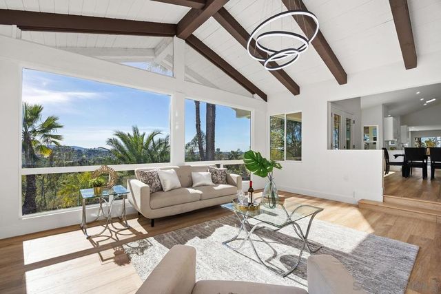 1112 Starview Dr, Vista, CA 92084