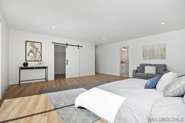 1112 Starview Dr, Vista, CA 92084