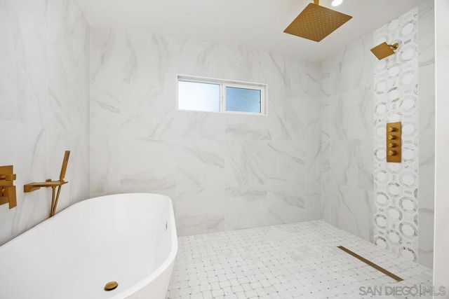 1112 Starview Dr, Vista, CA 92084