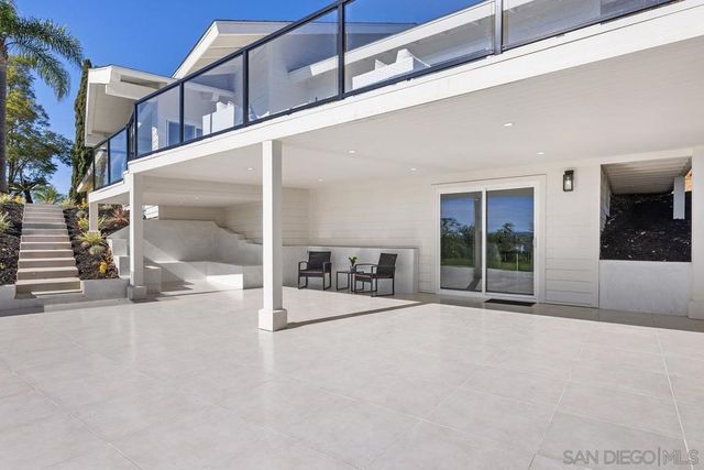 1112 Starview Dr, Vista, CA 92084