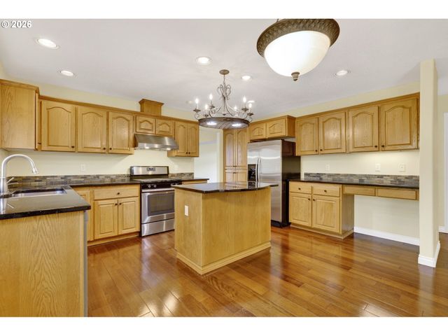 5391 Nw LIANNA Way, Portland, OR 97229