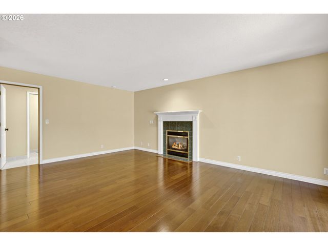 5391 Nw LIANNA Way, Portland, OR 97229