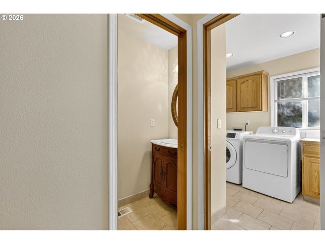 5391 Nw LIANNA Way, Portland, OR 97229