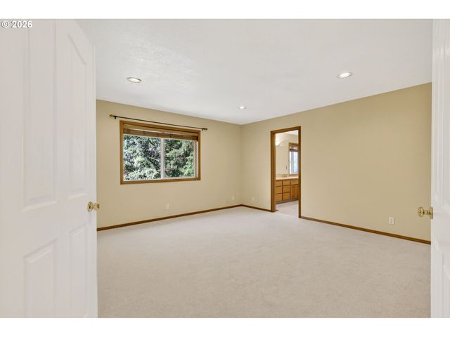 5391 Nw LIANNA Way, Portland, OR 97229