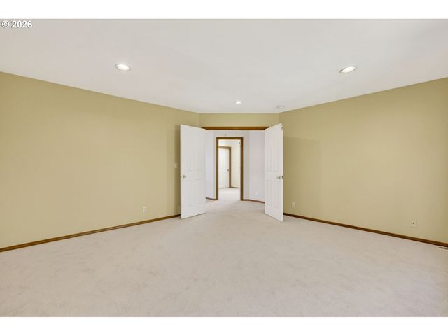 5391 Nw LIANNA Way, Portland, OR 97229