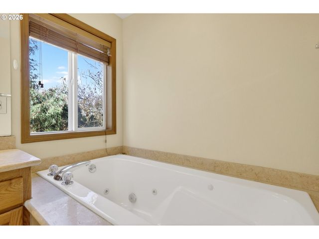 5391 Nw LIANNA Way, Portland, OR 97229