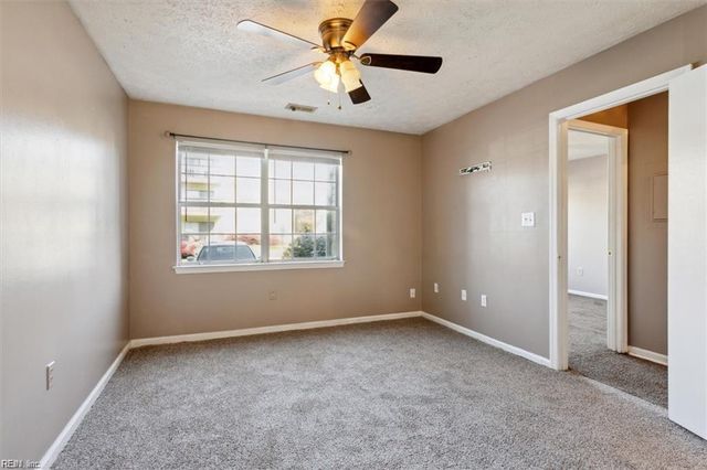 89 Cape Dorey DR, Hampton, VA 23666