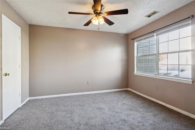 89 Cape Dorey DR, Hampton, VA 23666