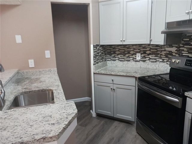89 Cape Dorey DR, Hampton, VA 23666