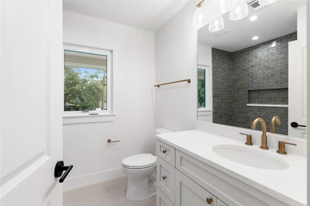 814 Azalea Street, Houston, TX 77018