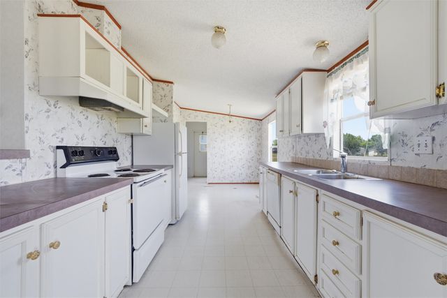 154 Hillside Drive, Troy, TX 76579