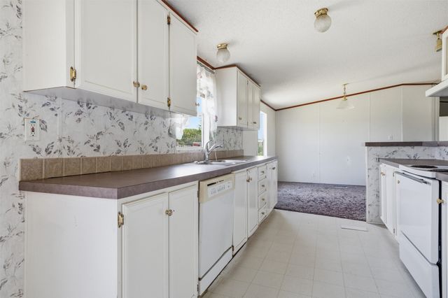 154 Hillside Drive, Troy, TX 76579