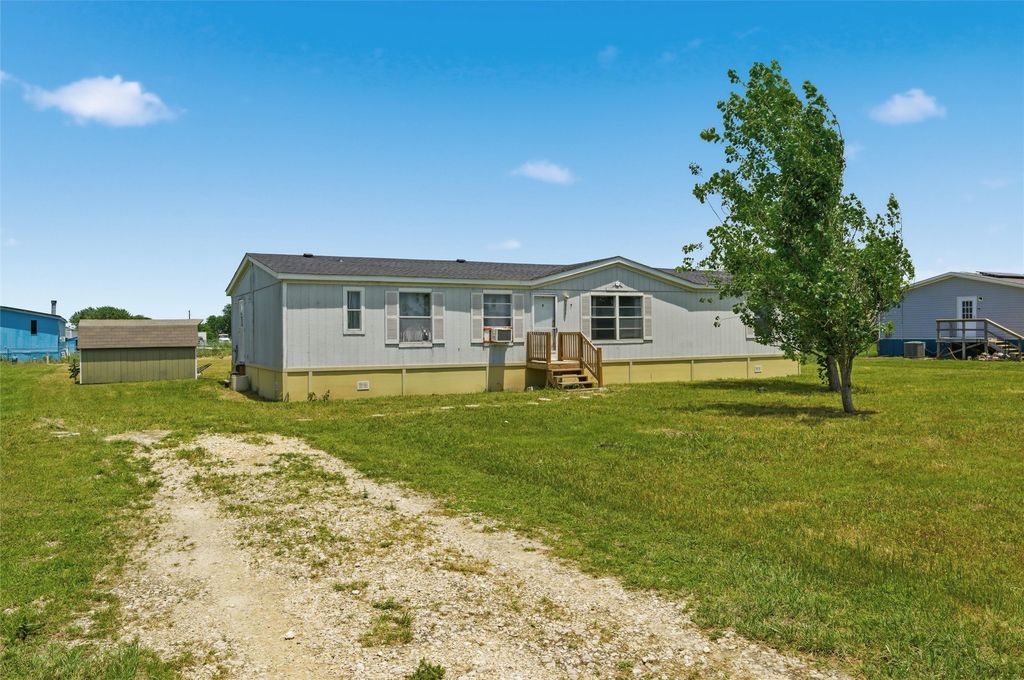 154 Hillside Drive, Troy, TX 76579